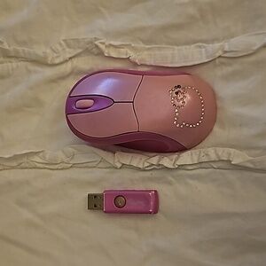 Hello Kitty vintage Wireless bluetooth Mouse with Pink Rhinestones